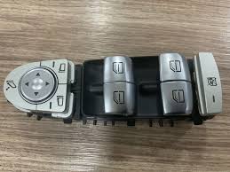 Mercedes C Serisi W205 Sol Ön Kapı Düğme Takımı – A20590568119051